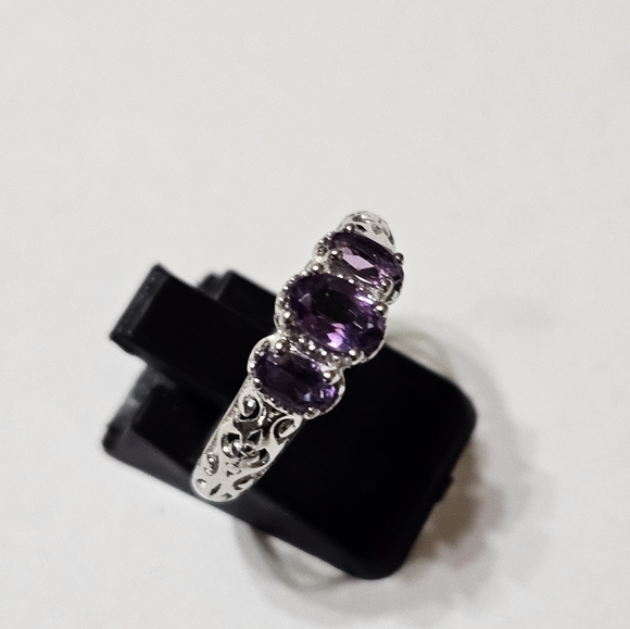 Genuine Amethyst Platinum over 925 Ring Size 8 - Picture 14 of 15